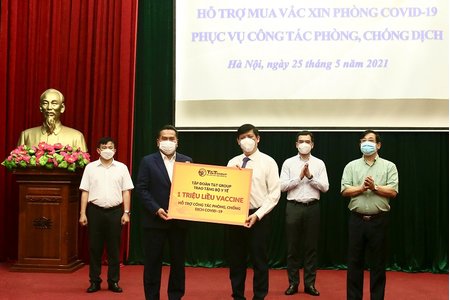 T&T Group trao tặng 1 triệu liều vaccine phòng covid-19