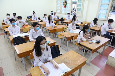 Hà Nội cho học sinh đầu cuối cấp đi học trở lại tại 18 huyện ngoại thành từ 8/11