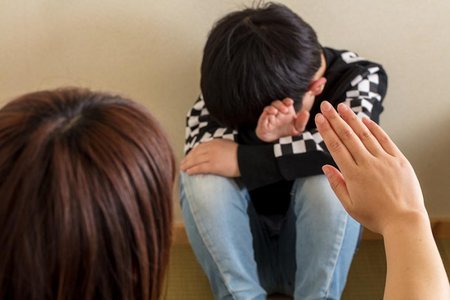 Nam sinh 13 tuổi thắt cổ tự tử vì giận mẹ: Báo động chấn động tâm lý tuổi vị thành niên