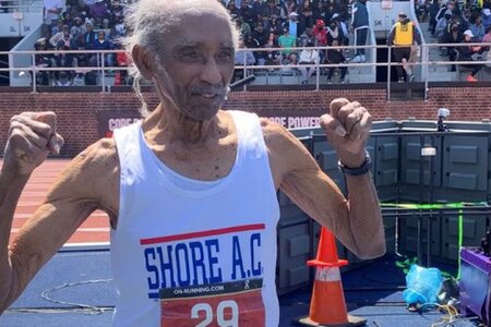 Cụ ông 100 tuổi lập kỷ lục thế giới tại giải điền kinh 100m