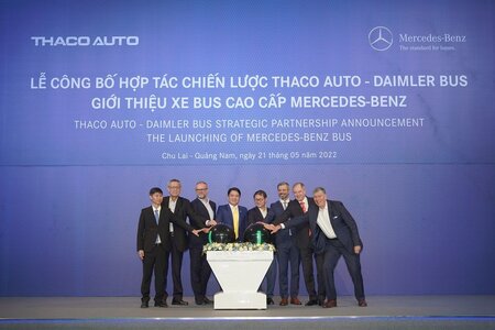 Thaco Auto hợp tác cùng Daimler Bus, ra mắt xe bus Mercedes-Benz