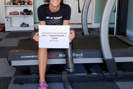Nữ vận động viên một chân chạy marathon 104 ngày liên tiếp, gây quỹ từ thiện