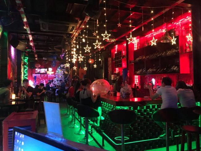 Nghệ An mở cửa trở lại quán bar, karaoke, massage, vũ trường