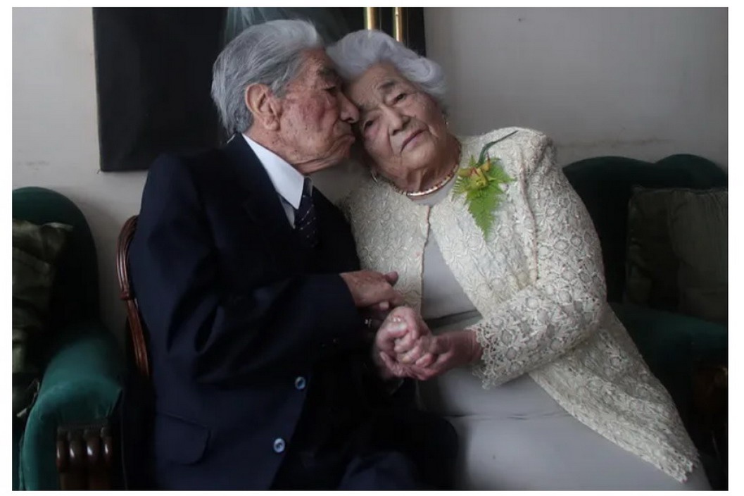 Cặp đôi sống thọ nhất thế giới chia sẻ ''công thức'' sống hạnh phúc