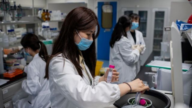 Việt Nam đã chi gần 8 nghìn tỷ đồng cho thử nghiệm và mua vaccine Covid-19