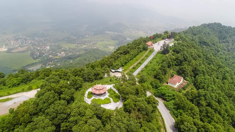 Về với đền Sóc đầu năm để đón lấy hào khí ngút trời