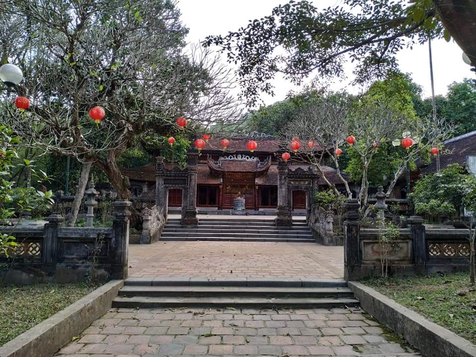 Về với đền Sóc đầu năm để đón lấy hào khí ngút trời