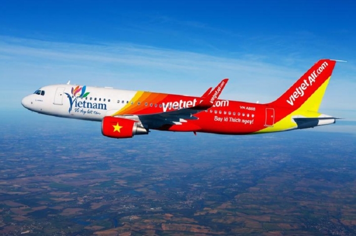Vietjet tổ chức chuyến bay miễn phí đưa công dân Việt Nam tại Ukraine về nước - 1