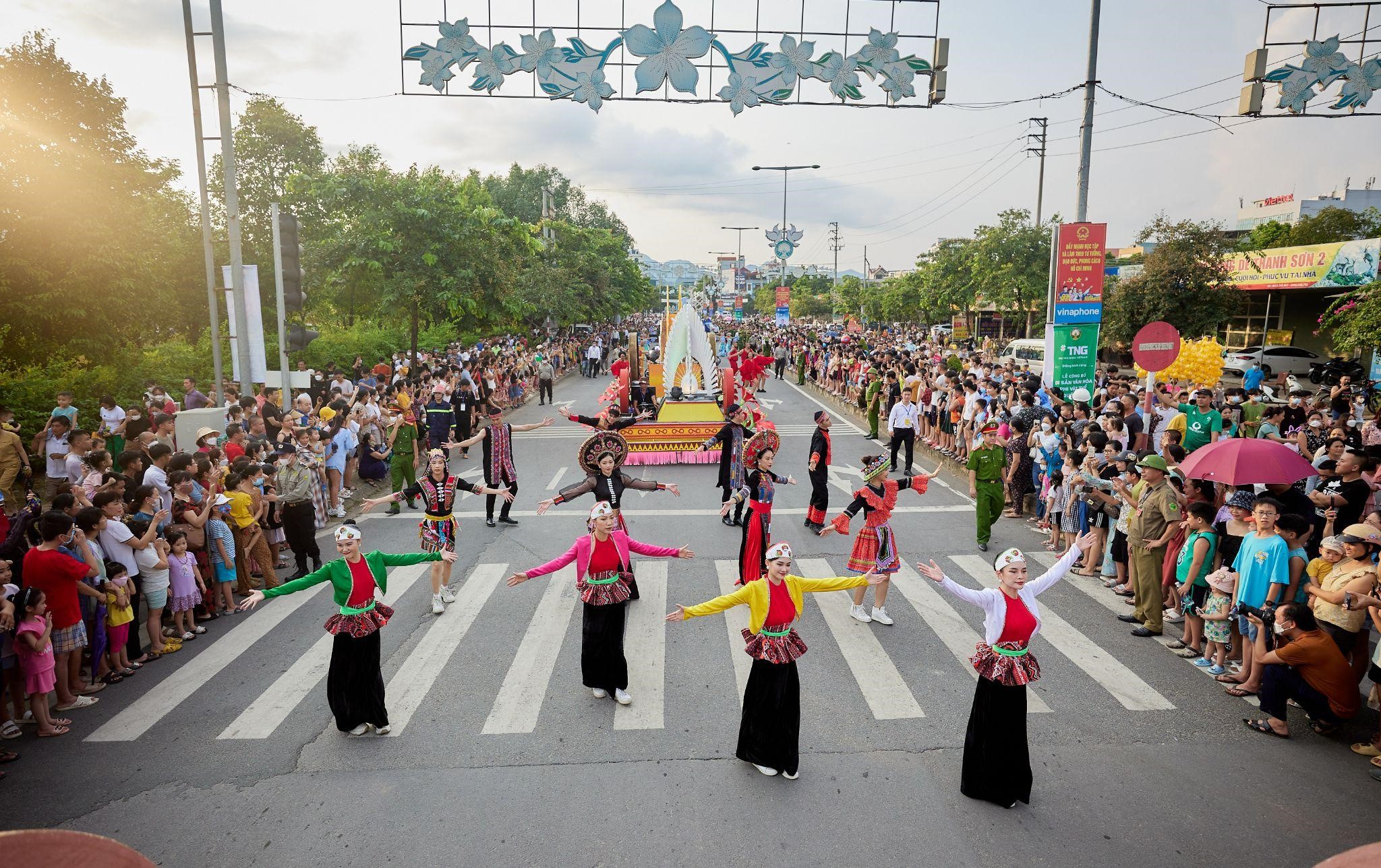 Sun Group chung tay cùng địa phương mở ra chương du lịch mới đa sắc màu cho Hòa Bình