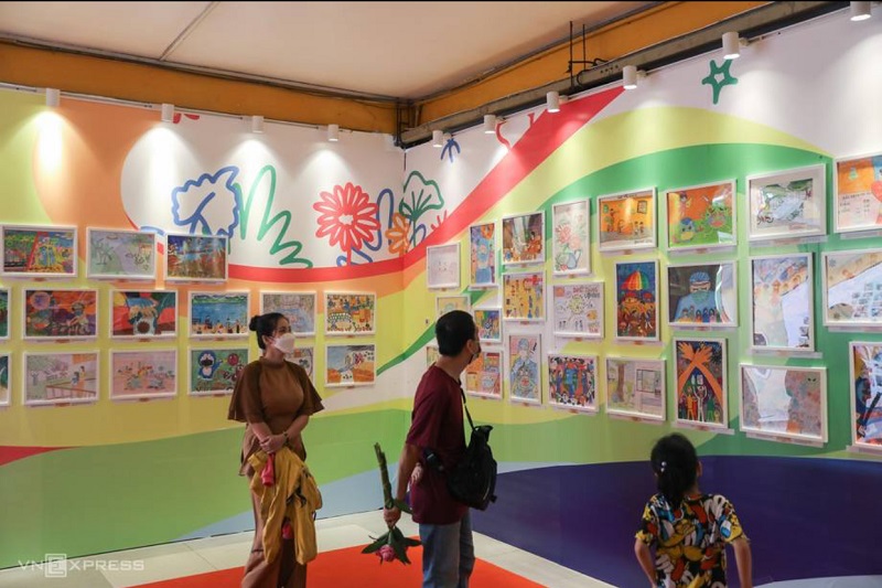 Triển lãm 400 bức tranh của trẻ em yếu thế tại TP Hồ Chí Minh