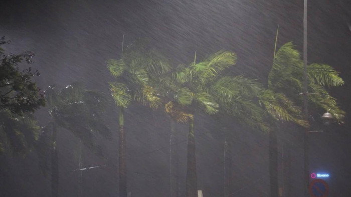 Những hình ảnh đầu tiên về thiệt hại do siêu bão Noru