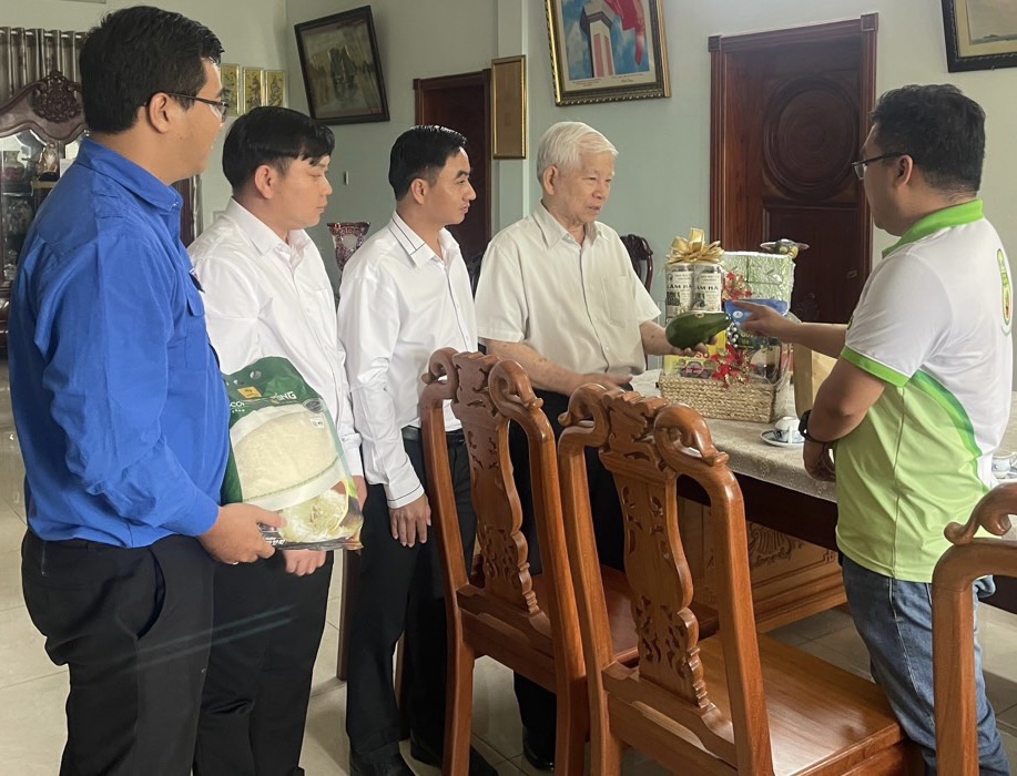 Nguyên Chủ tịch nước Nguyễn Minh Triết: Cần chú trọng việc tiếp thị nông sản Việt