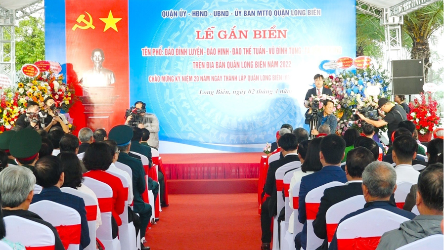 Hà Nội gắn biển tên cho 5 tuyến phố mới tại quận Long Biên