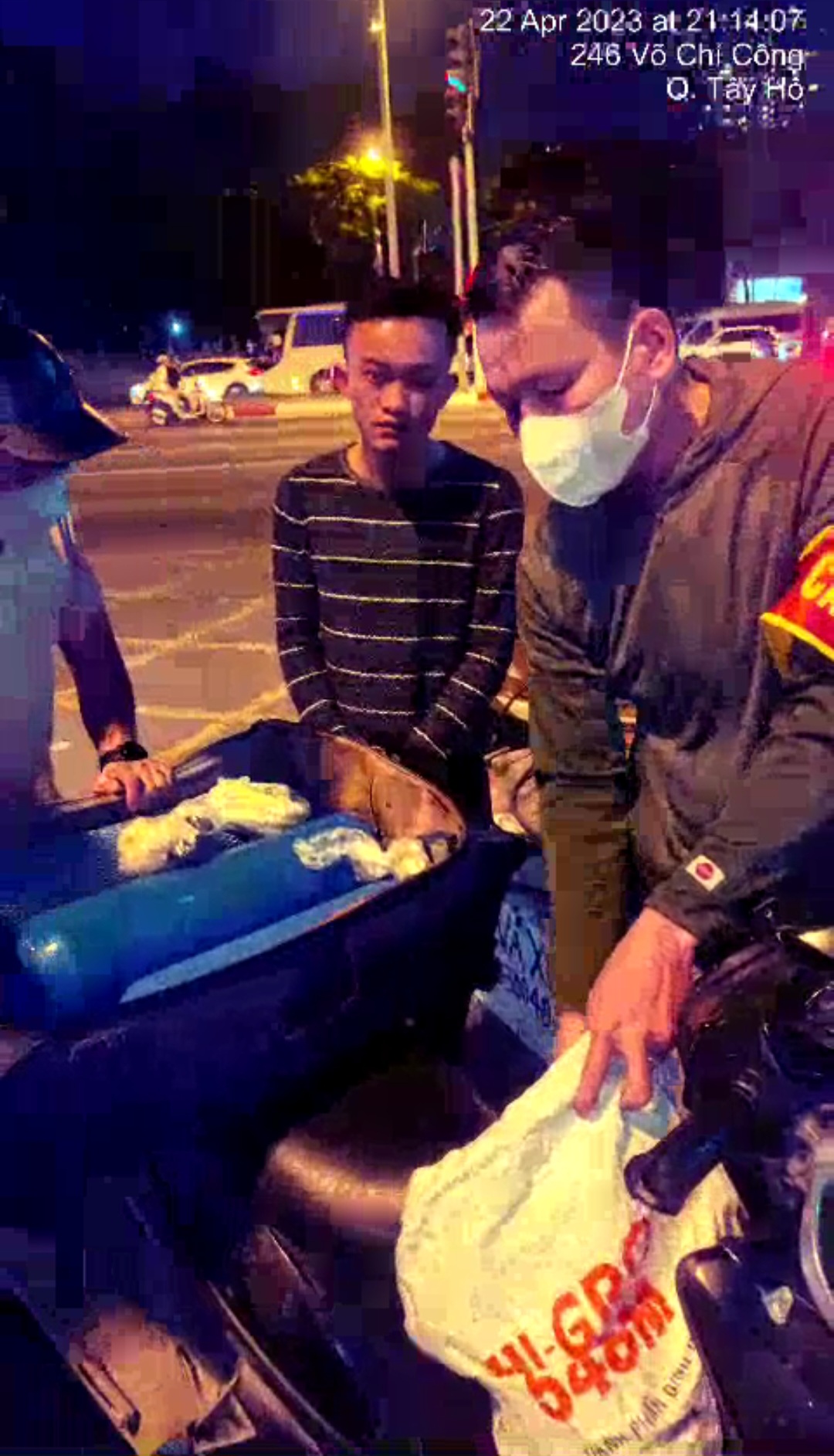 Hà Nội: Cảnh sát 141 hóa trang xử lý loạt ''quái xế'' nẹt pô trên đường Võ Chí Công
